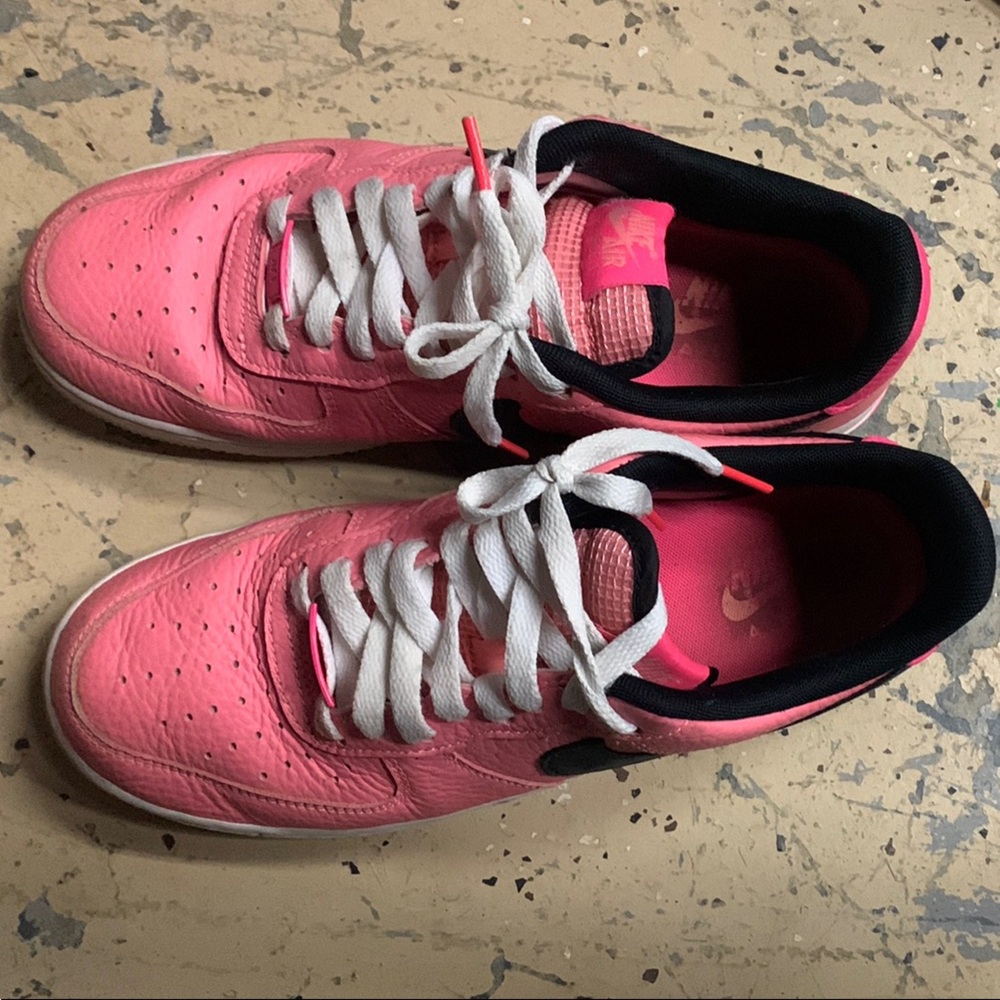 COPY - Nike Pink Sneakers